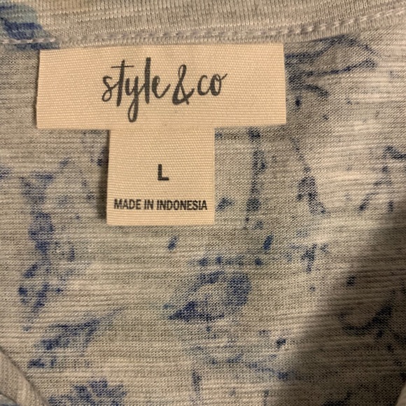 Flowered blouse - Picture 3 of 3